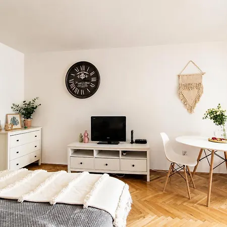 Piotrapartments - - Swietokrzyska - Walk To Metro & Center * Warschau