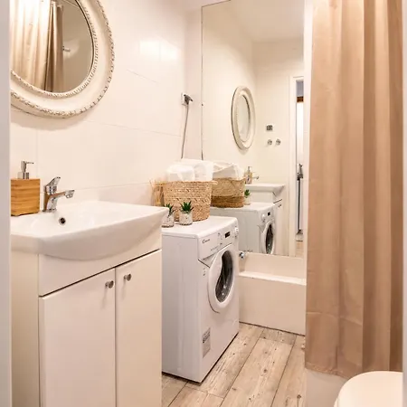 Piotrapartments - - Swietokrzyska - Walk To Metro & Center