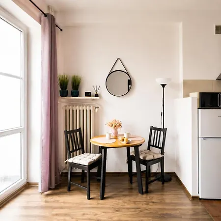 Piotrapartments - - Swietokrzyska - Walk To Metro & Center Appartement *