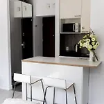 Piotrapartments - Central Warsaw - Swietokrzyska - Walk To Metro & Center *