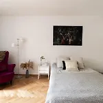 Piotrapartments - Central Warsaw - Swietokrzyska - Walk To Metro & Center *
