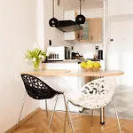 Piotrapartments - Central Warsaw - Swietokrzyska - Walk To Metro & Center 아파트 바르샤바