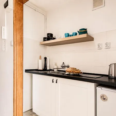 Piotrapartments - - Swietokrzyska - Walk To Metro & Center Daire *