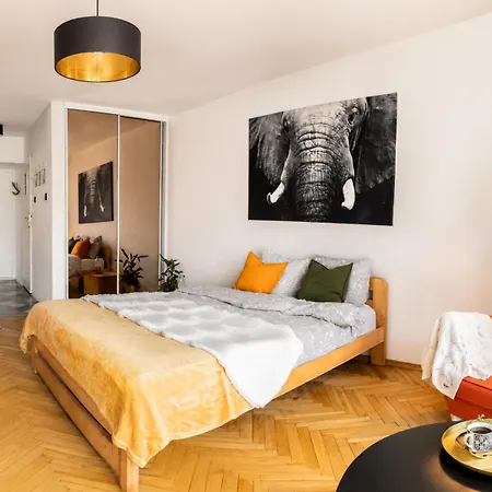 Piotrapartments - - Swietokrzyska - Walk To Metro & Center Apartmán