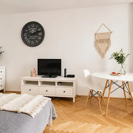 Apartmán Piotrapartments - - Swietokrzyska - Walk To Metro & Center *