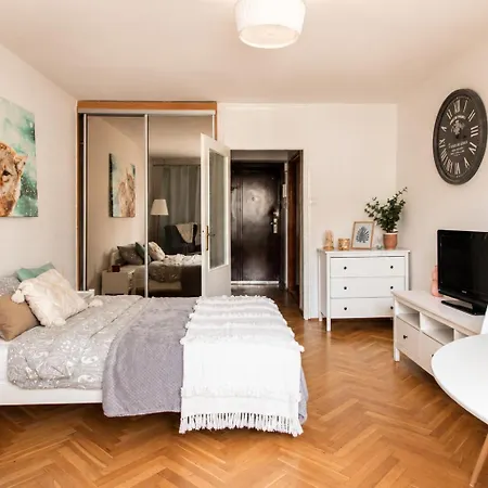 Piotrapartments - - Swietokrzyska - Walk To Metro & Center Varšava