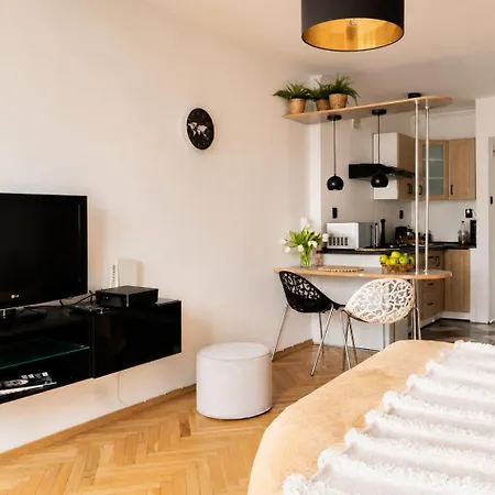 Piotrapartments - - Swietokrzyska - Walk To Metro & Center Apartment Warsaw